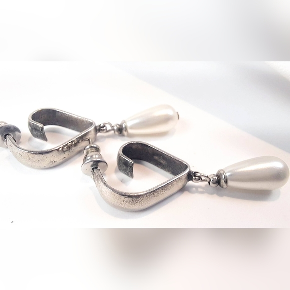 Pearl heart drop earrings - Picture 2 of 4
